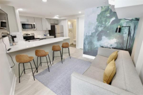 Darling Apartment in Capitol Hill - TWO min to Metro